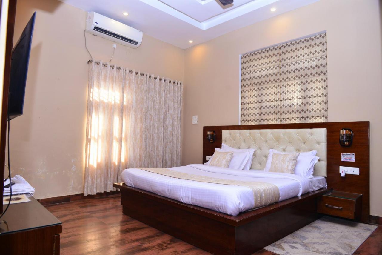 Signature Villa Sonipat Exterior foto
